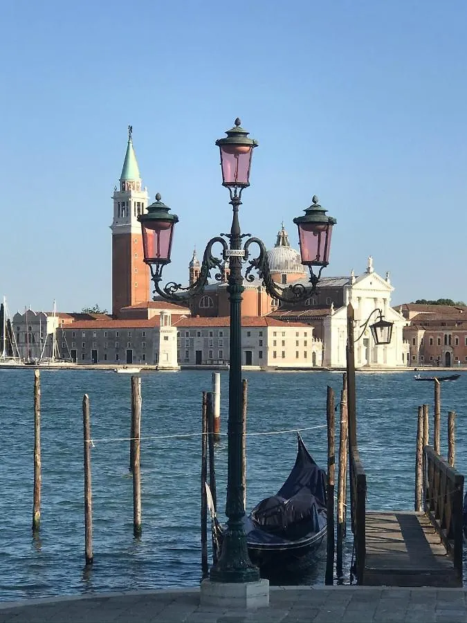 Biennale Venice Charme Apartment 0*,