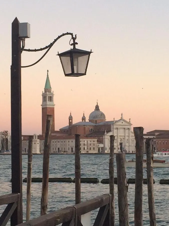 Biennale Venice Charme Apartment 0*,